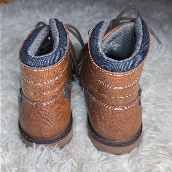 Sonoma Gray and Blue Textured boots for big boy size 4 - Picture 4 of 8